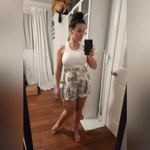 NWOT H&M Size 4 Tiger Tropical Print Bermuda Shorts